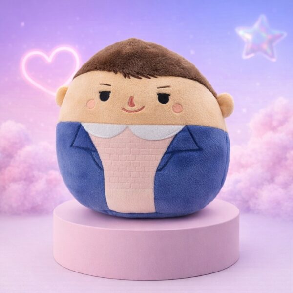 Squishmallow personnage en costume bleu (Stranger Things)